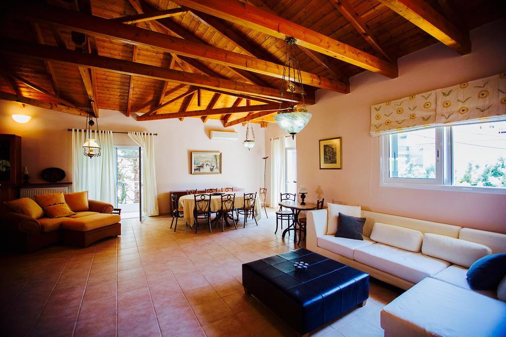 Loft Near The Beach لوتراكي المظهر الخارجي الصورة